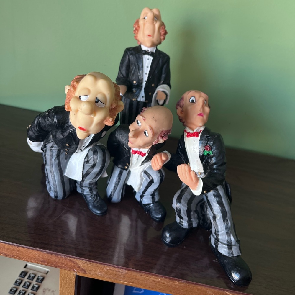 Set of wine holding butlers - will separate!